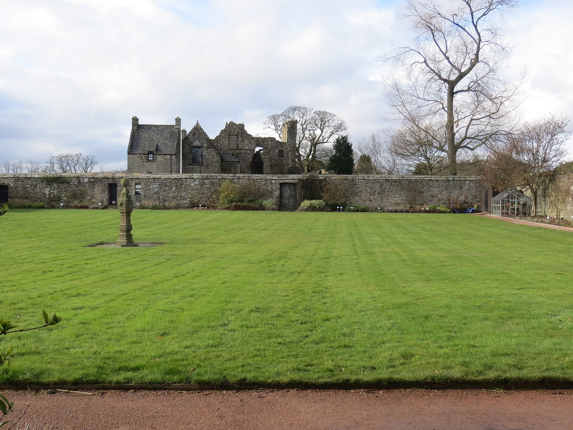 Aberdour Castle and Gardens — historical view
