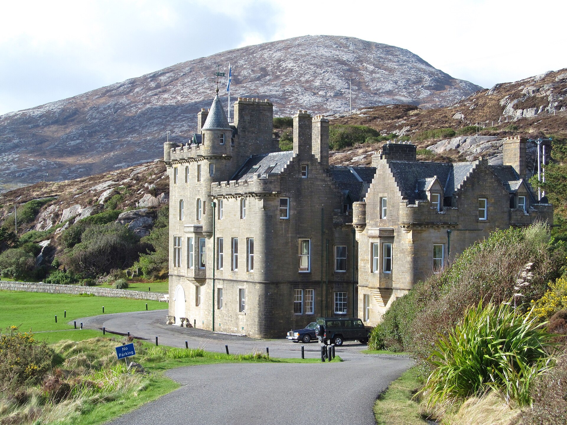 Amhuinnsuidhe Castle — image 2