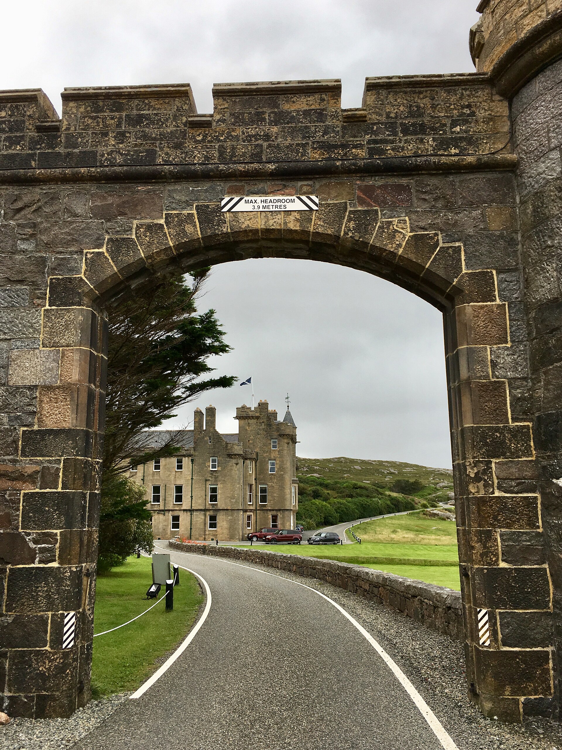 Amhuinnsuidhe Castle — image 3