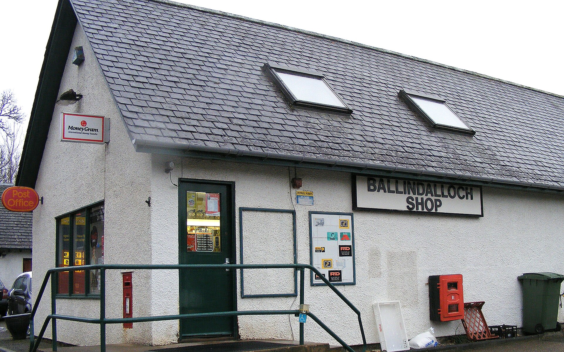 Ballindalloch Castle — image 2