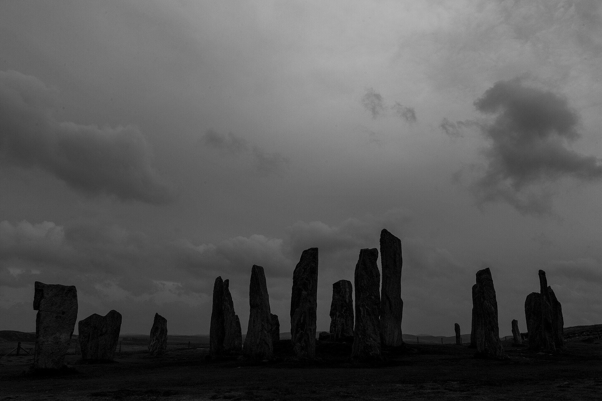 Calanais Standing Stones — image 2