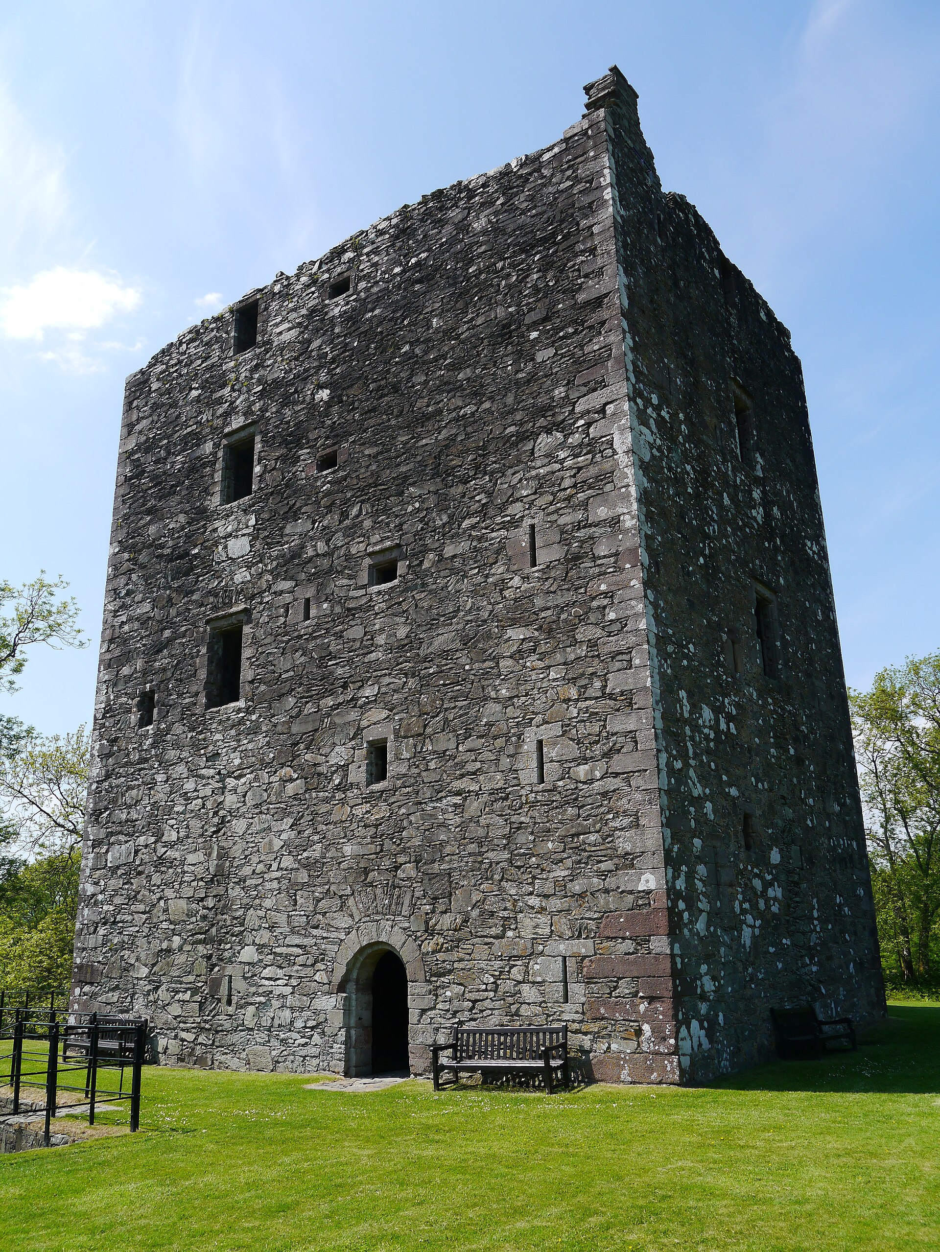 Cardoness Castle — image 4