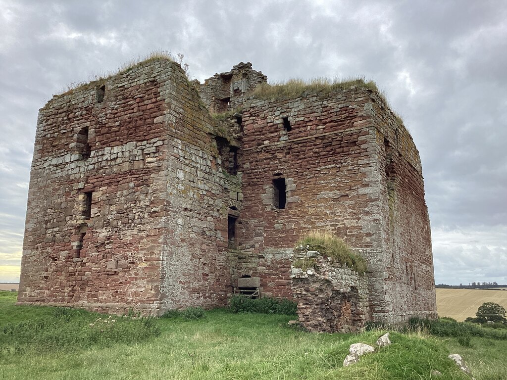 Cessford Castle — image 2