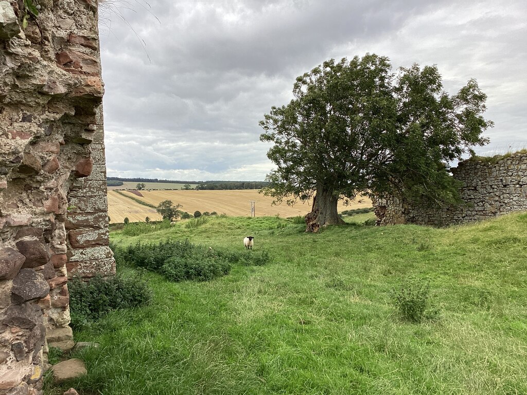 Cessford Castle — image 3
