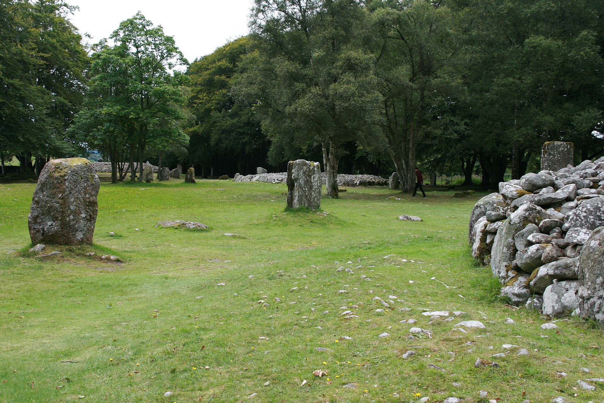 Clava cairn — image 3