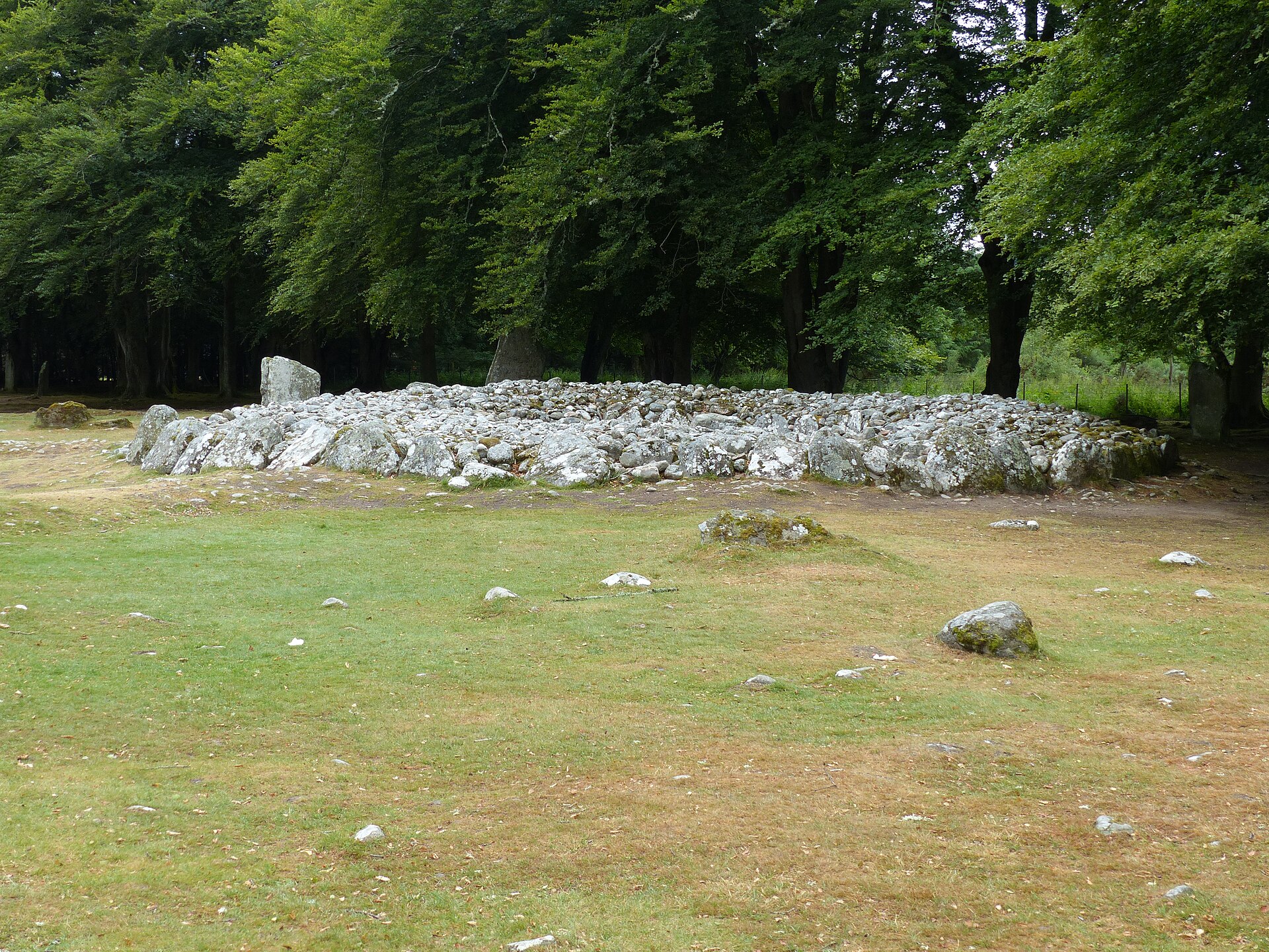 Clava Cairns — historical view