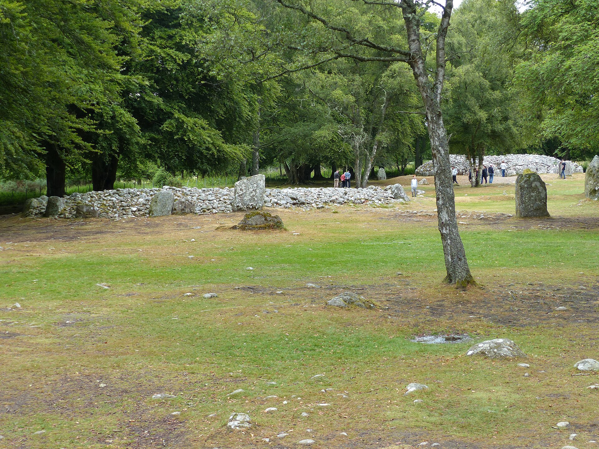 Clava Cairns — image 4