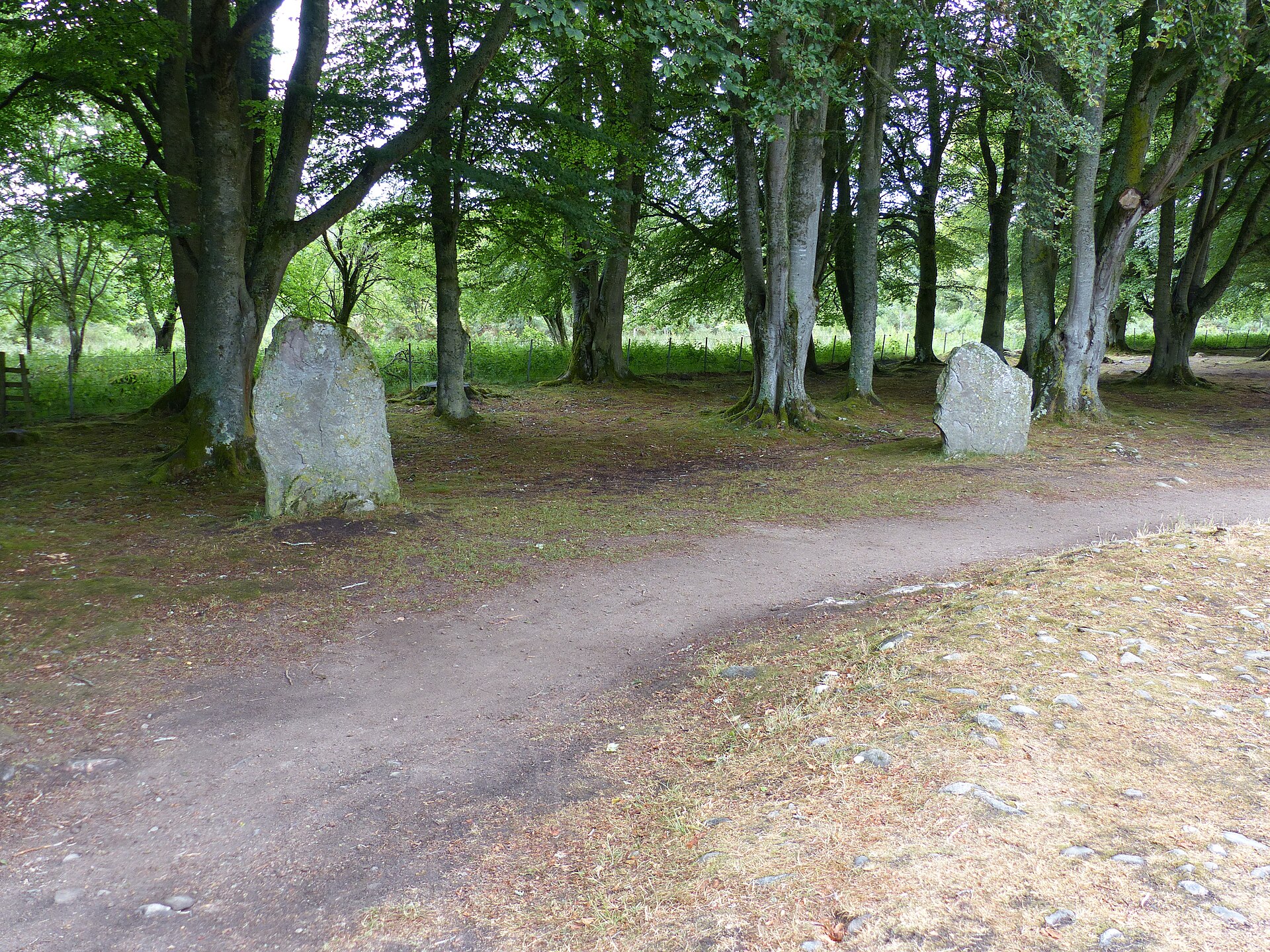 Clava Cairns — image 5