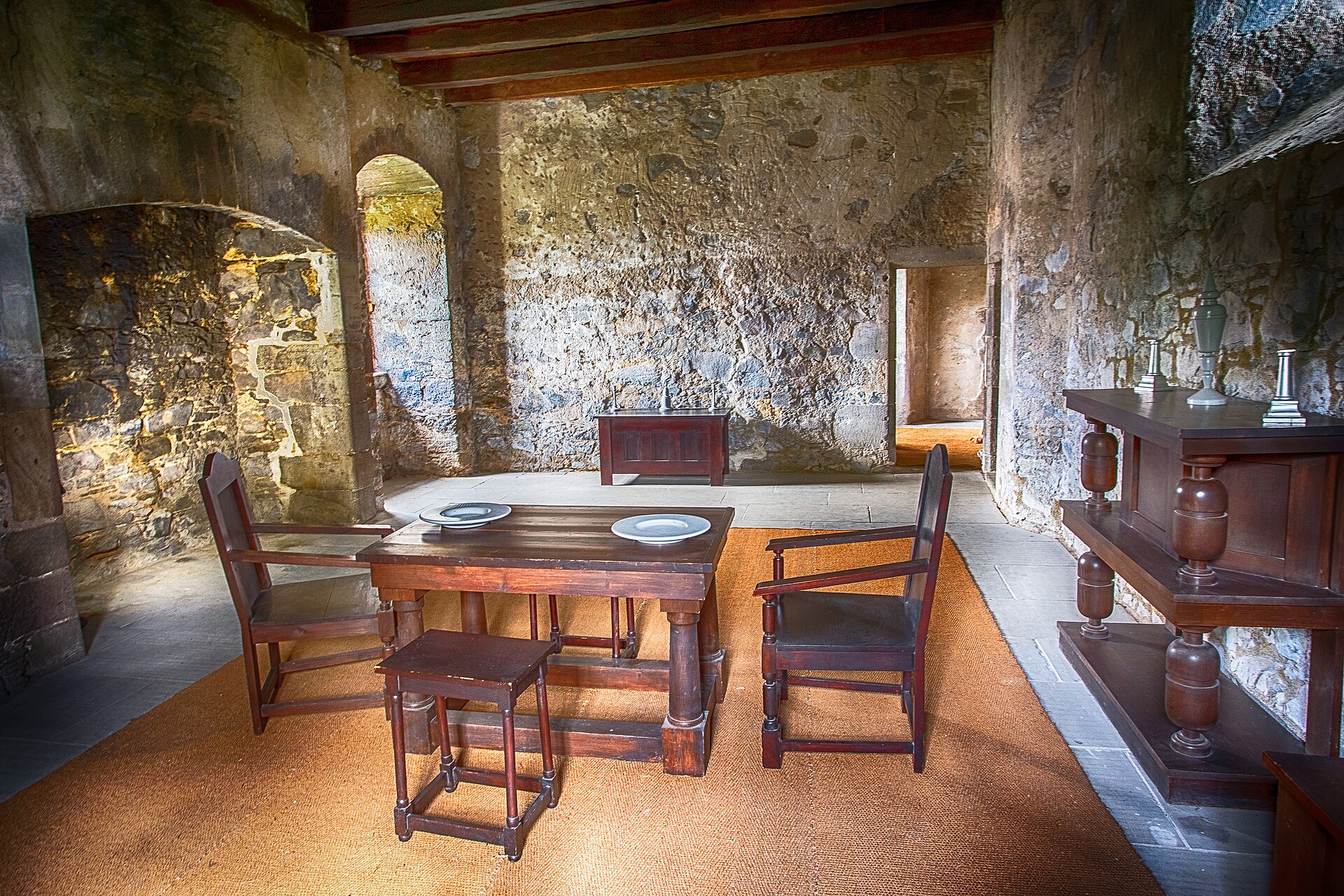 Claypotts Castle — image 3