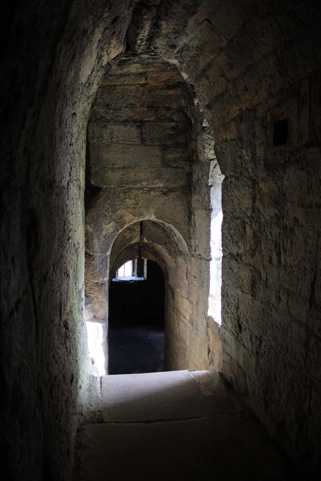 Crookston Castle — image 2