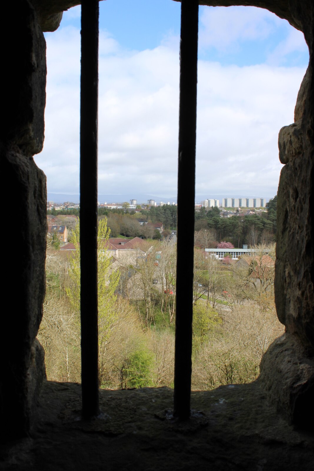 Crookston Castle — image 3