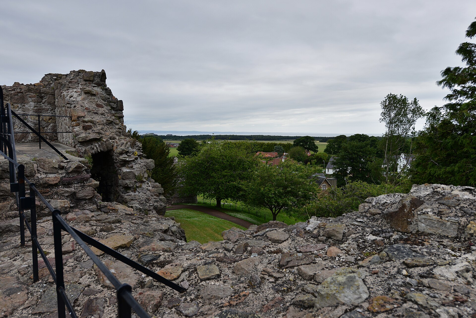 Dirleton Castle — image 2