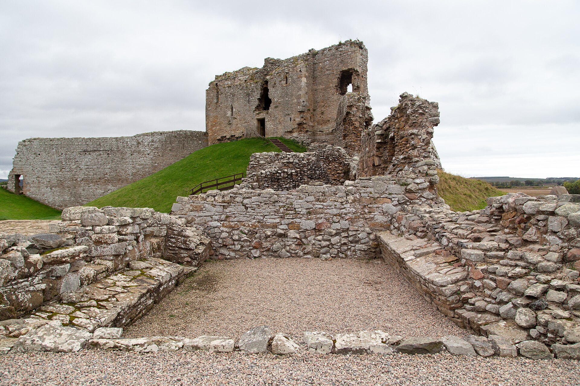 Duffus Castle — image 2