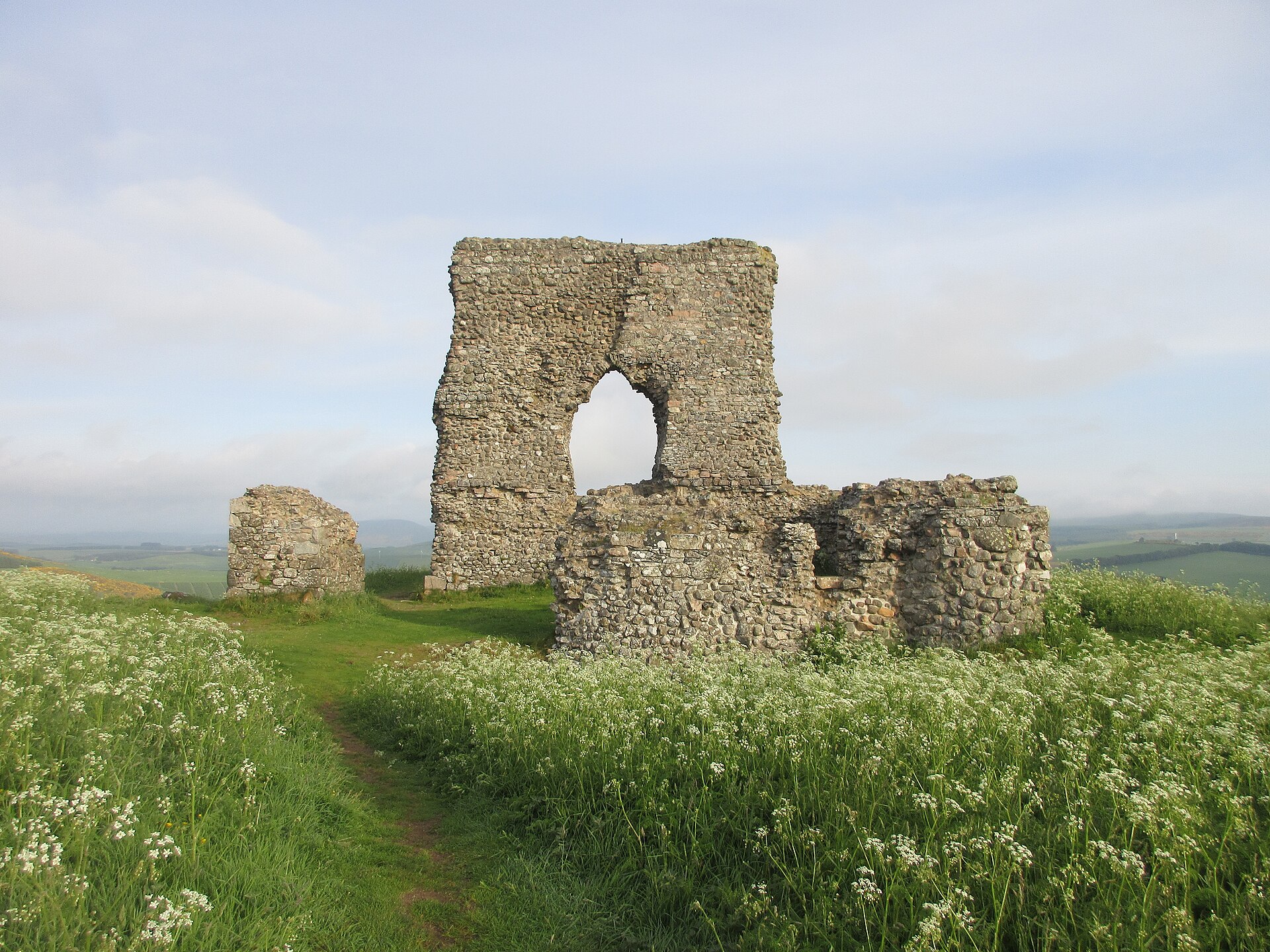 Dunnideer Castle — image 3