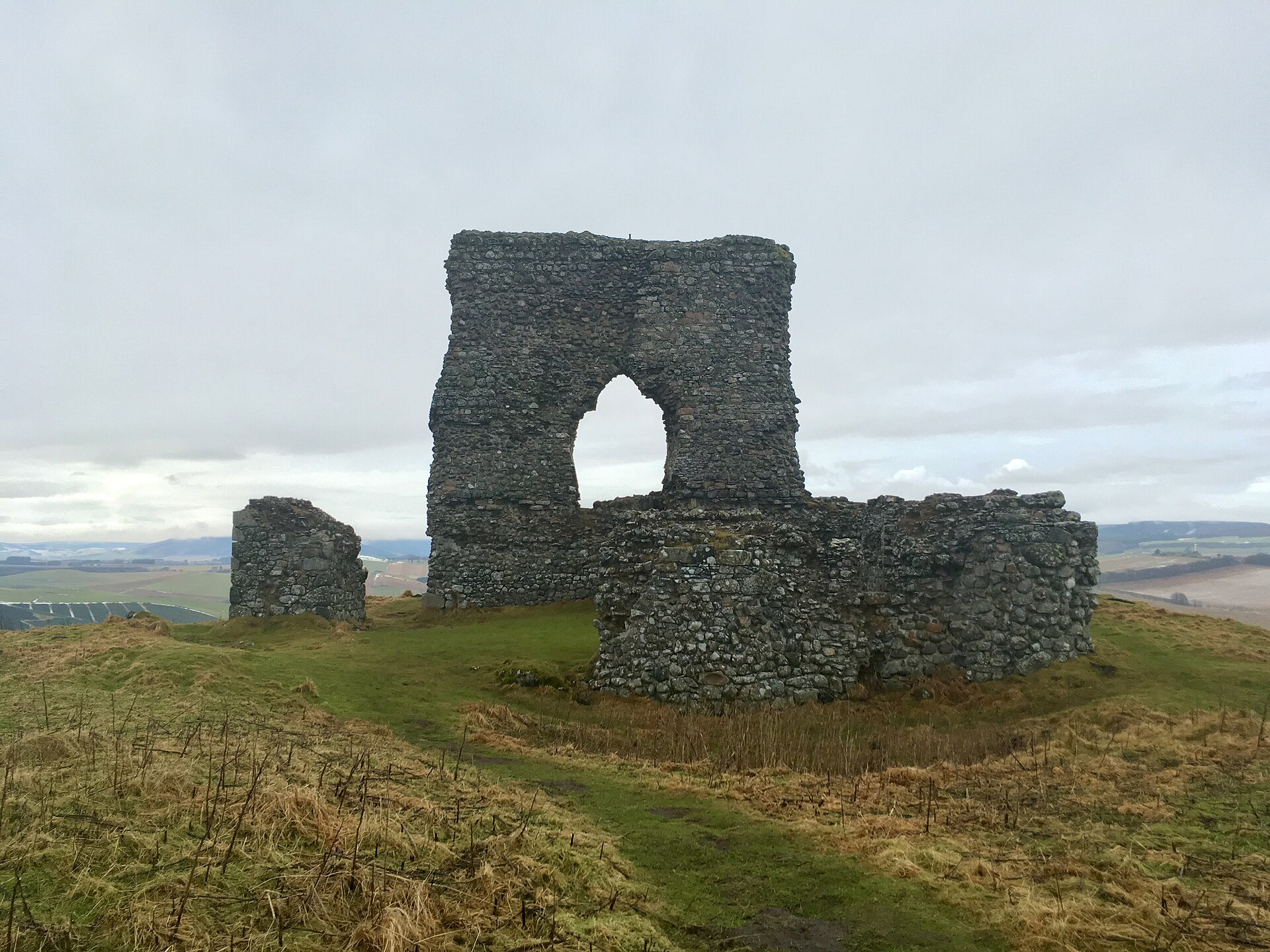 Dunnideer stone circle — image 3