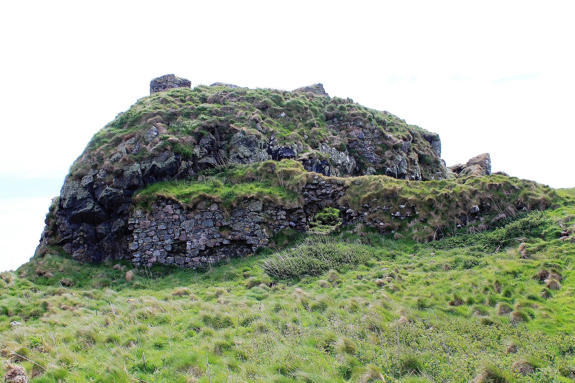 Dunyvaig Castle — image 2