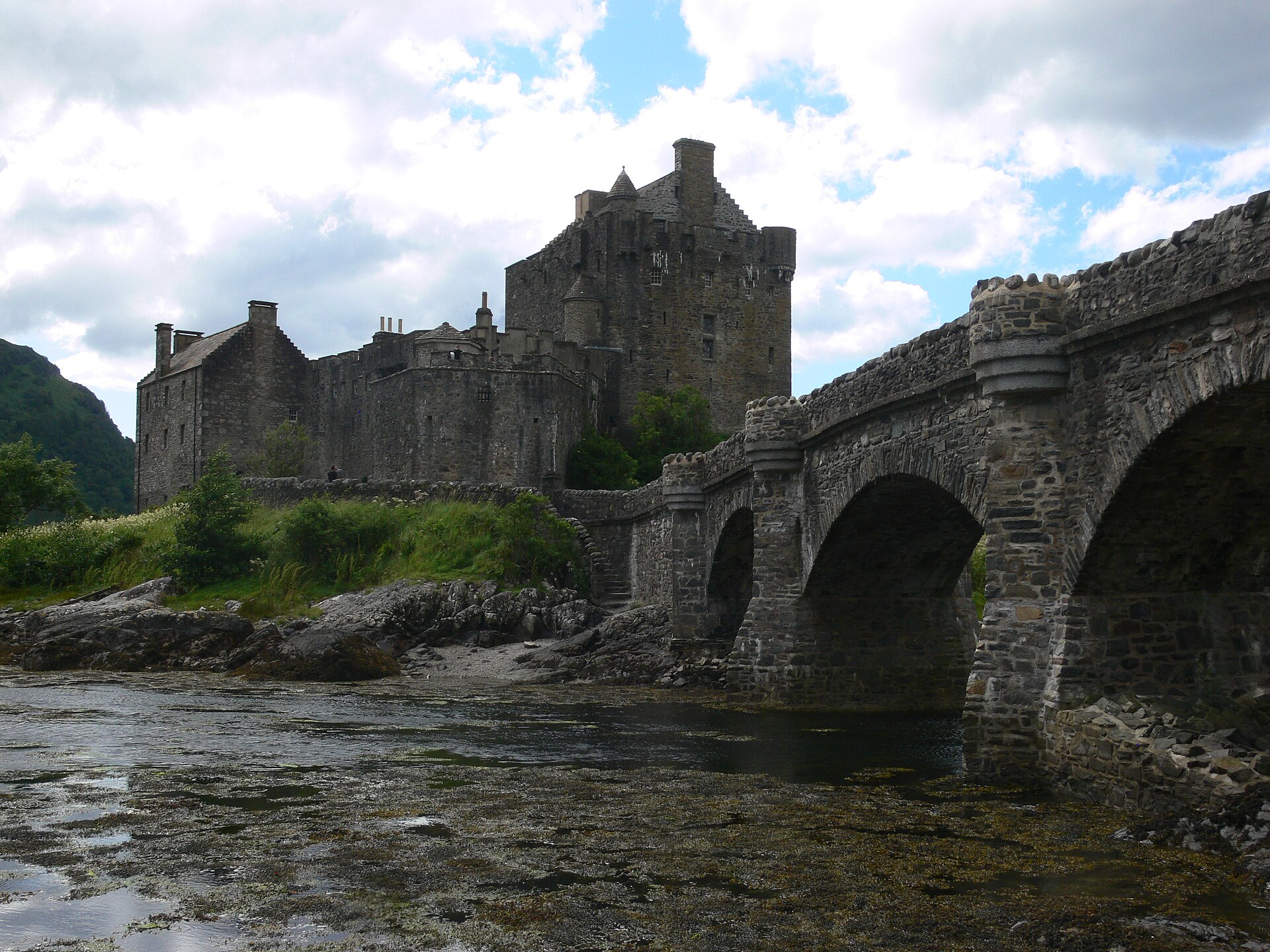 Eilean Donan Castle — image 3