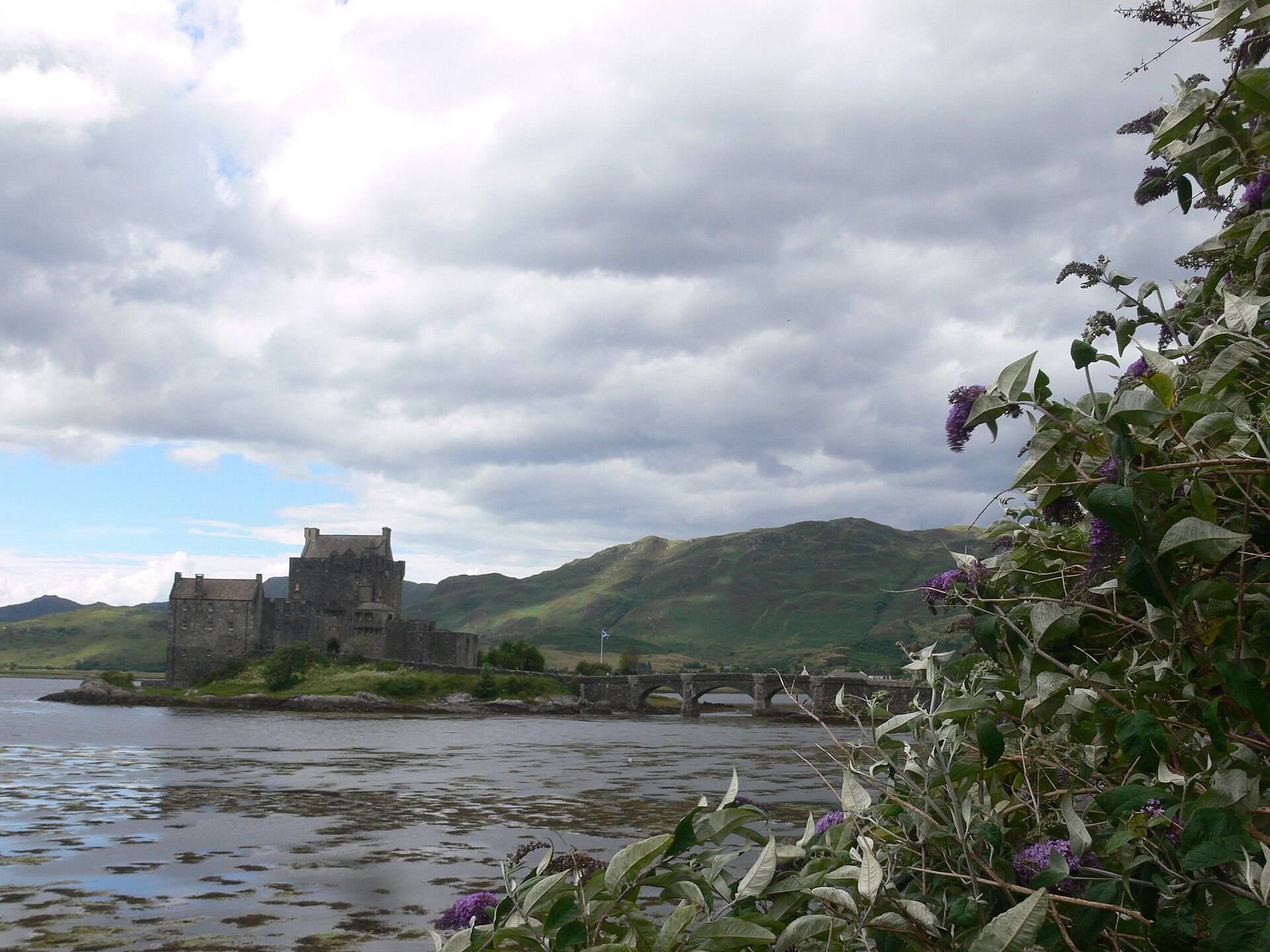 Eilean Donan Castle — image 4