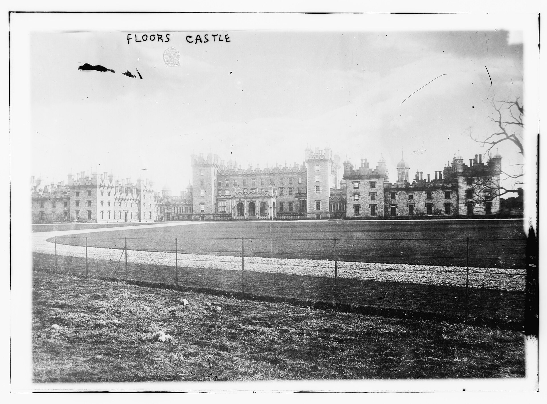 Floors Castle — image 3