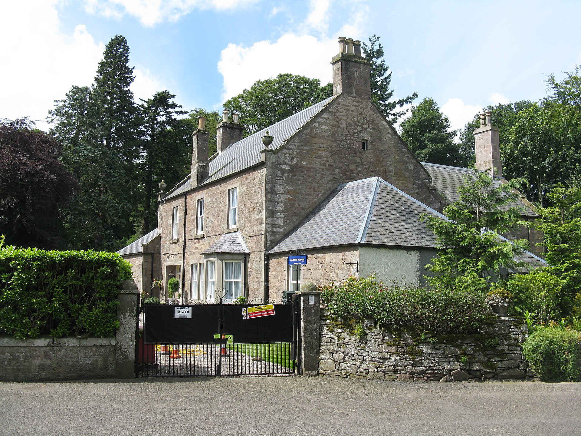 Glamis Manse Stone — image 2