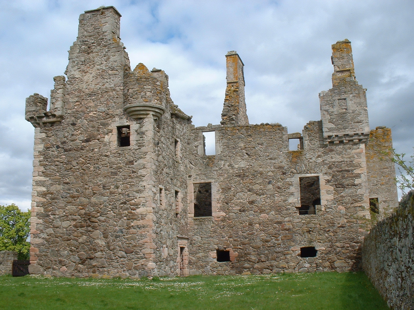 Glenbuchat Castle — image 3