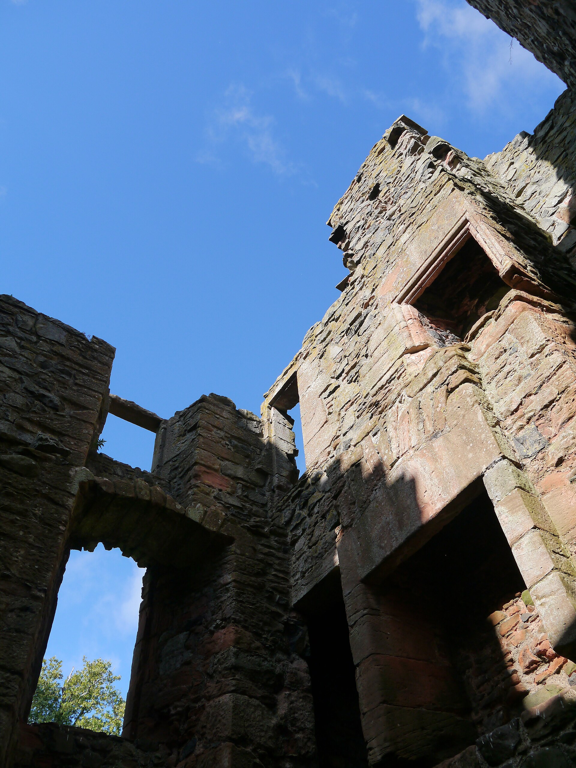 Greenknowe Tower — image 3