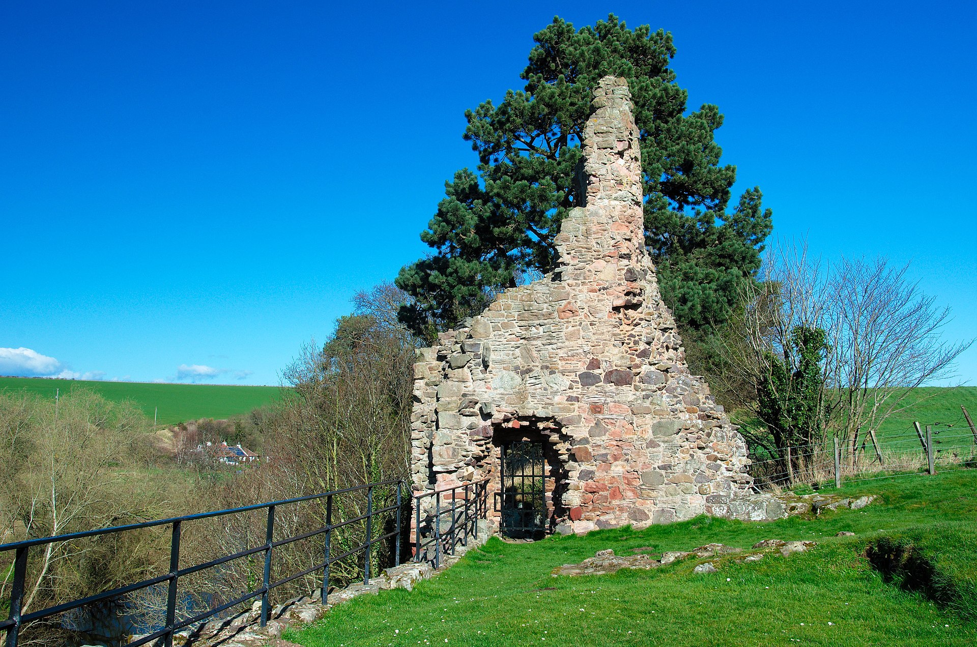 Hailes Castle — image 4