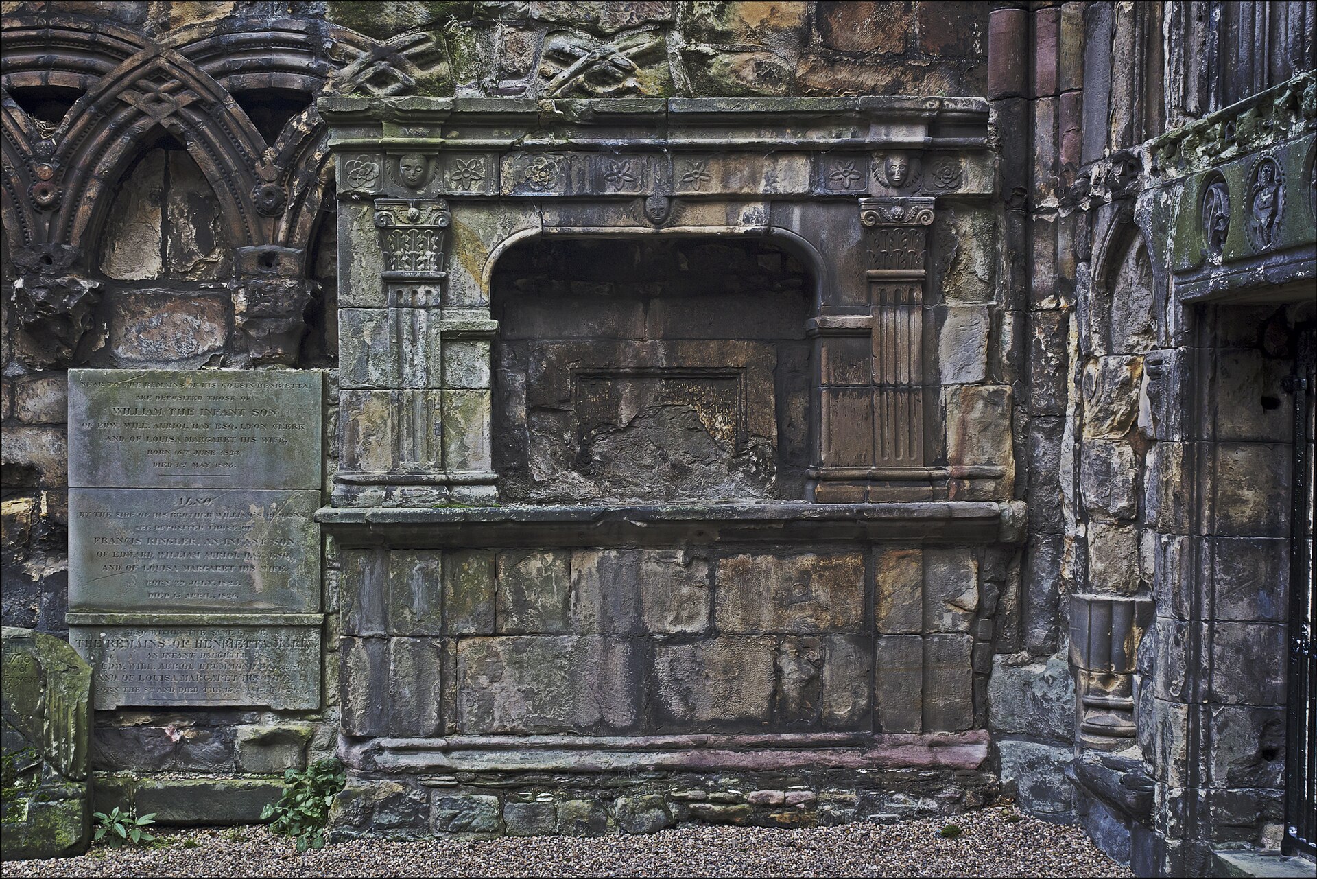 Holyrood Abbey — image 2