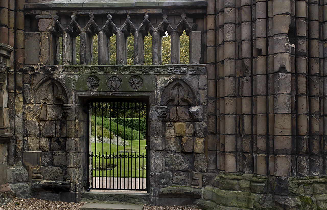 Holyrood Abbey — image 6