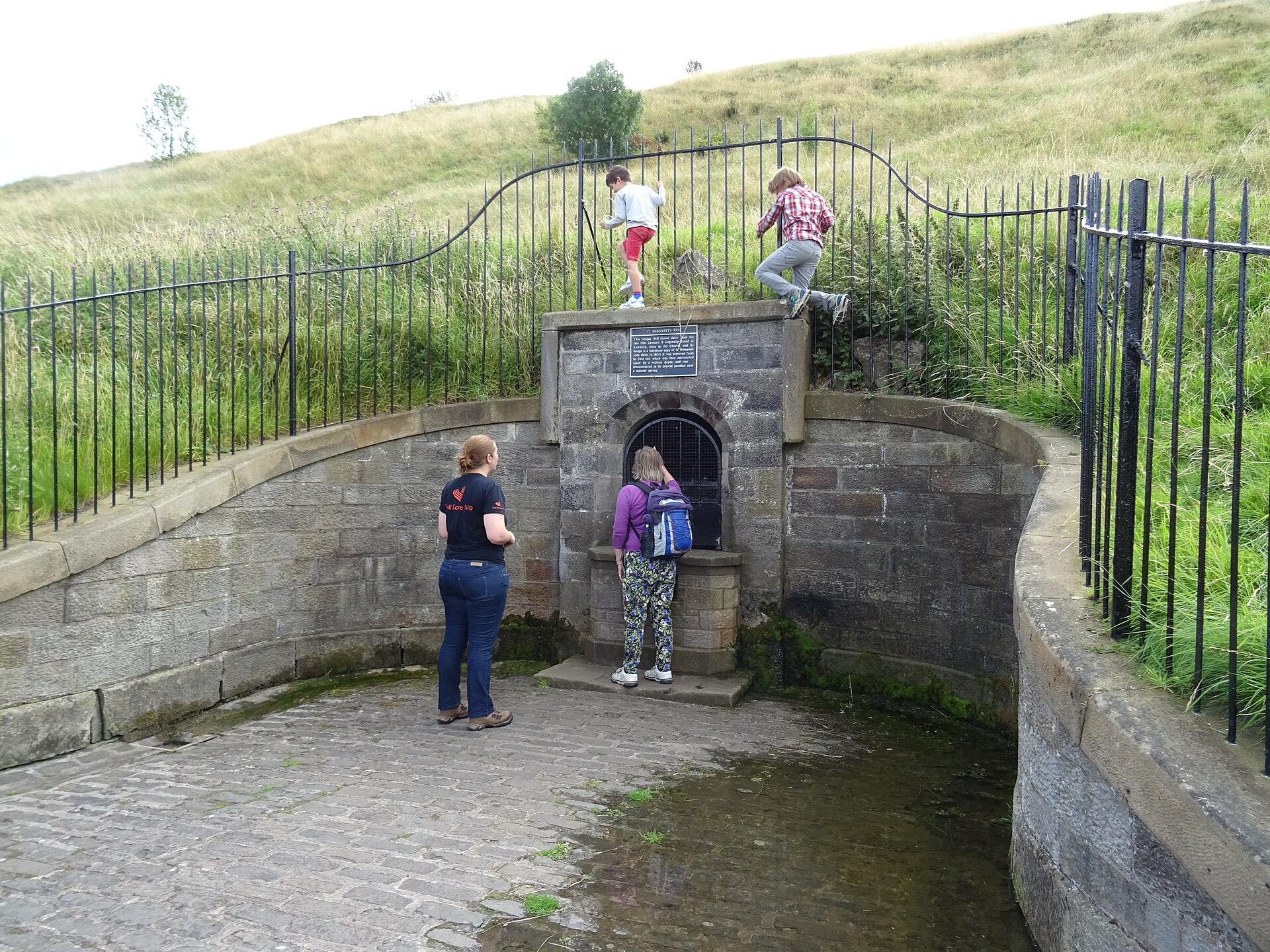 Holyrood Park — image 3
