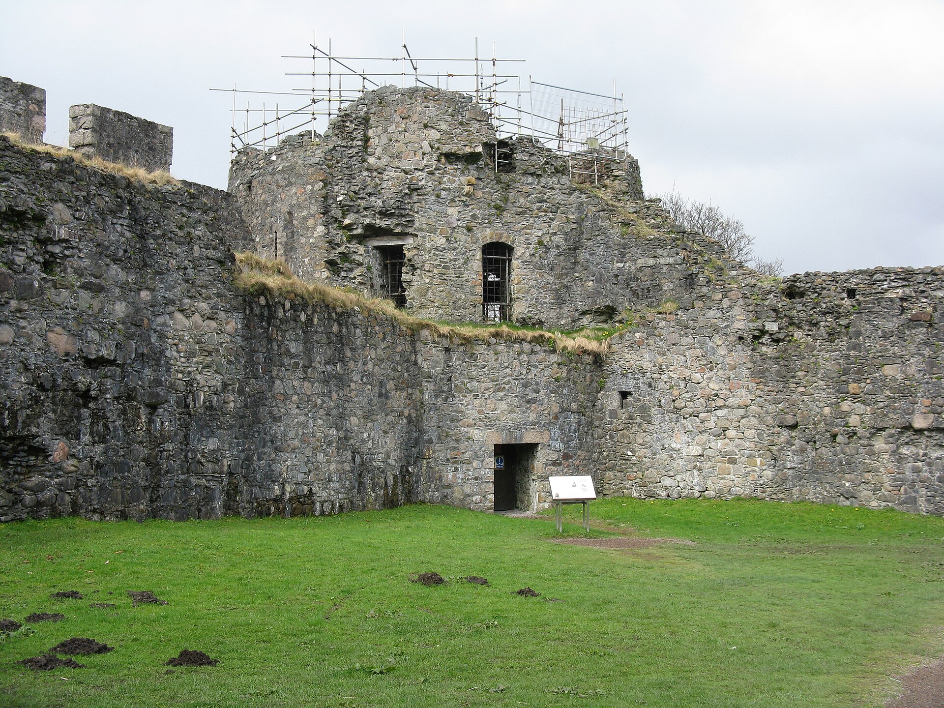 Inverlochy Castle — image 3