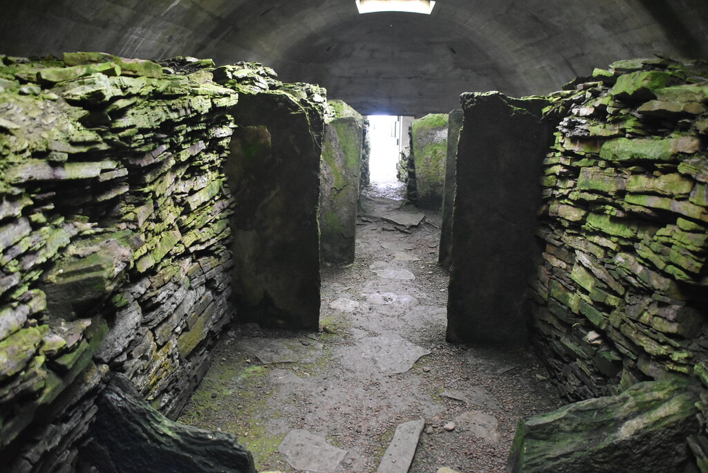 Knowe of Yarso chambered cairn — image 3