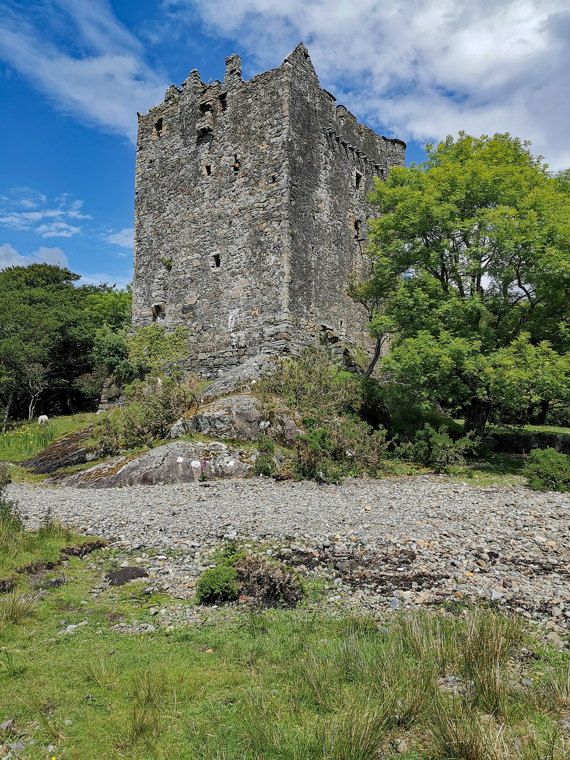 Moy Castle — image 3