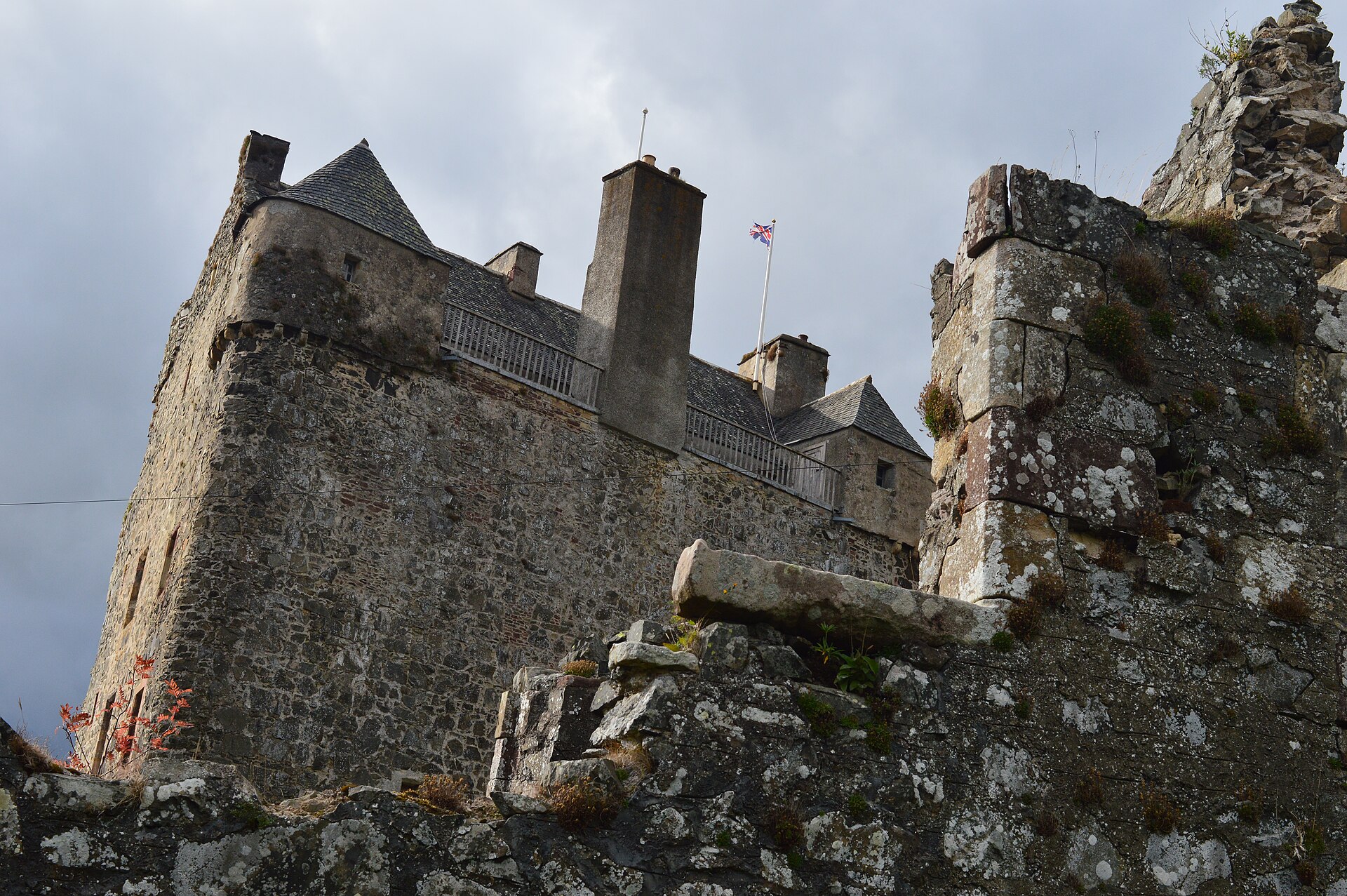 Neidpath Castle — image 3