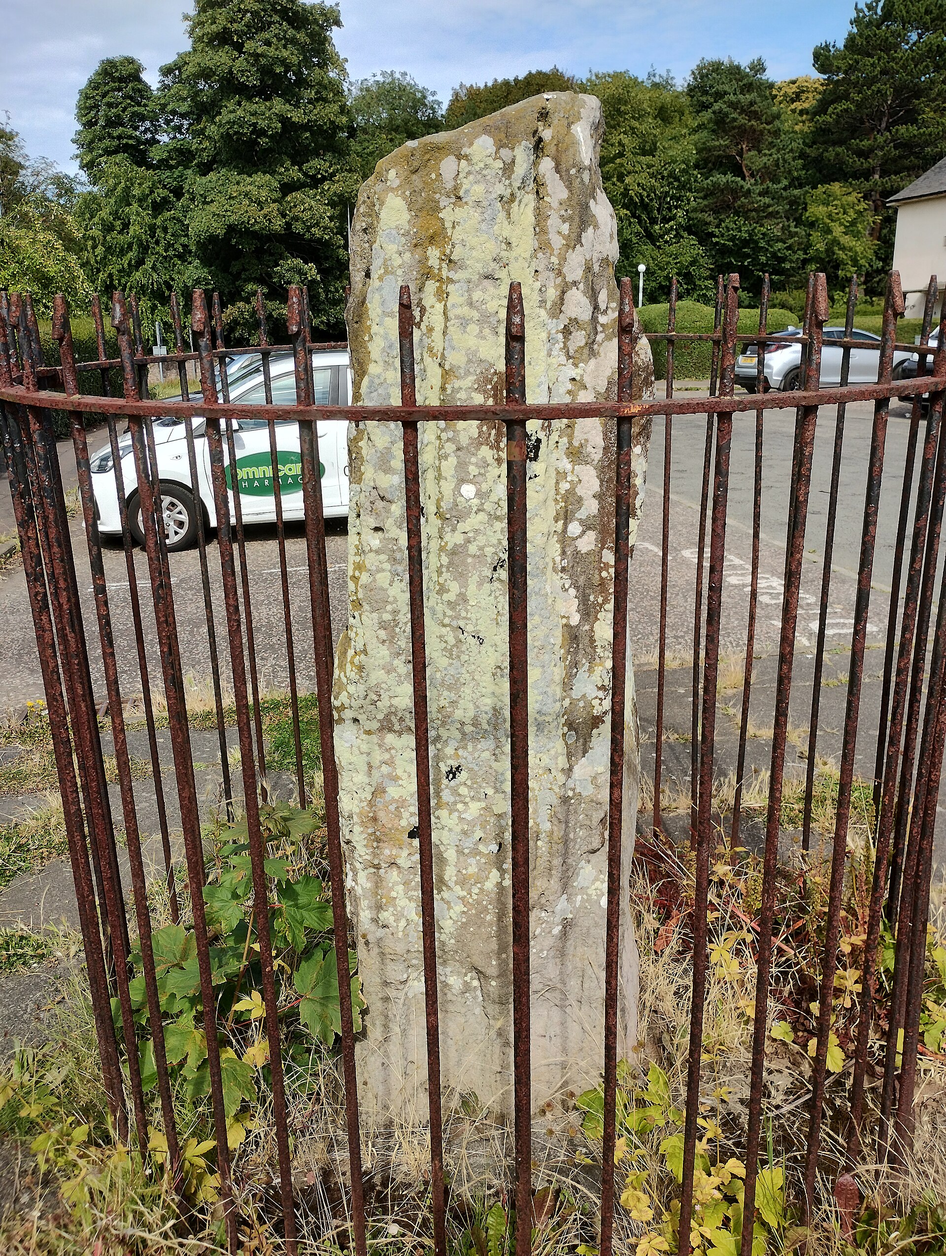 Ravenswood standing stone — image 2