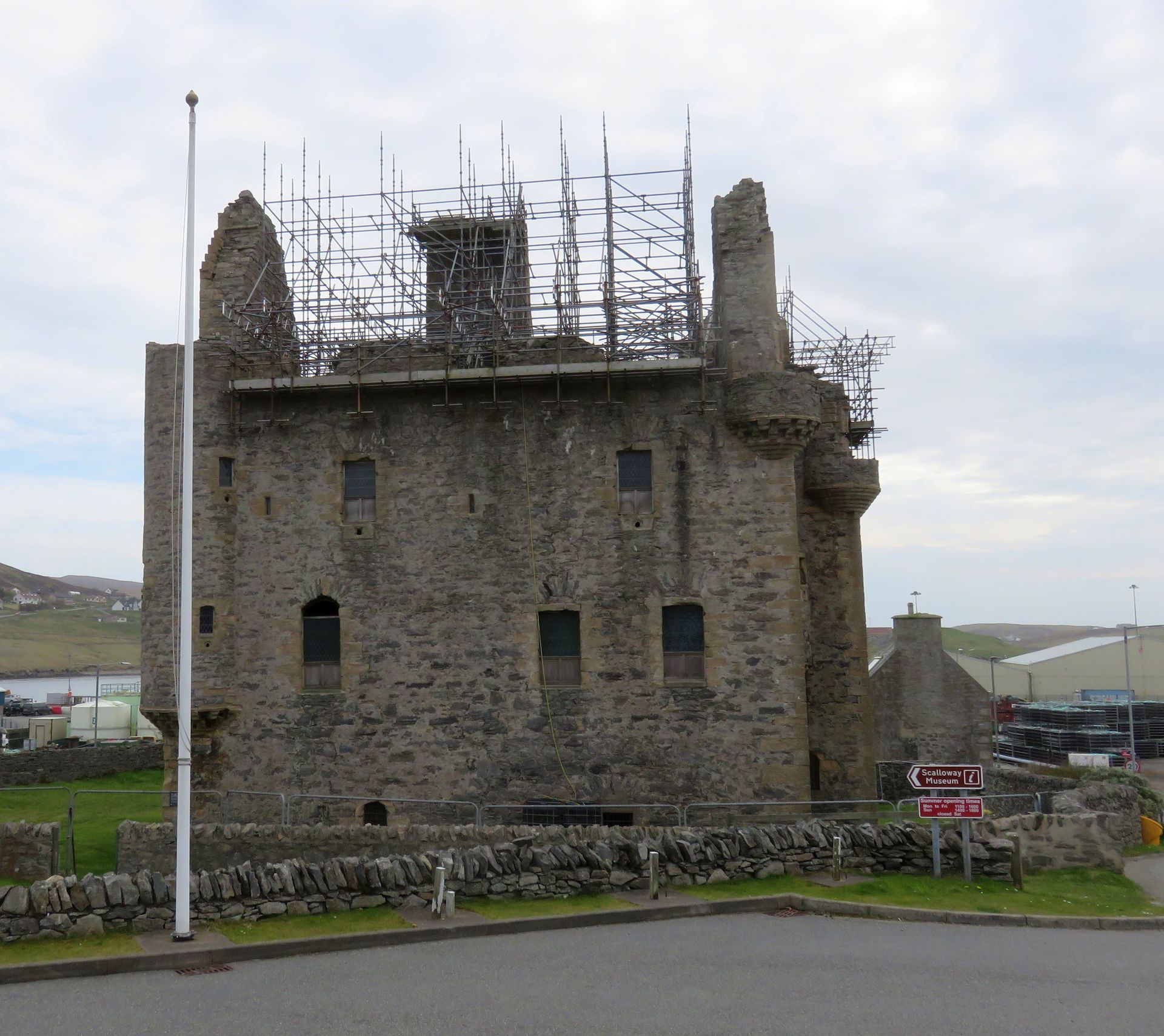 Scalloway Castle — image 2