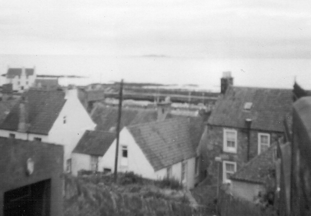 St Fillan's Cave and Well, Pittenweem — image 3