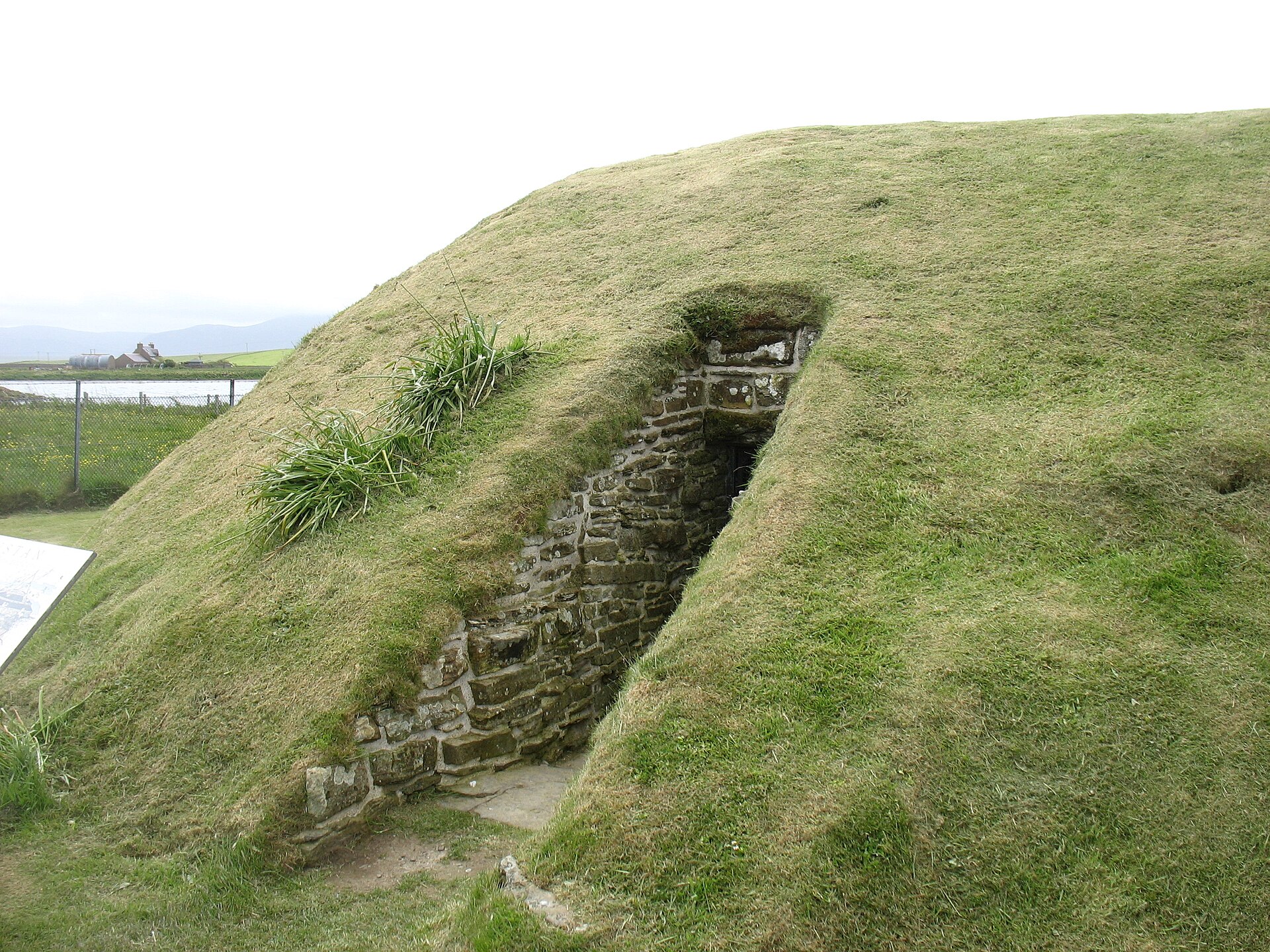 Unstan Chambered Cairn — image 3